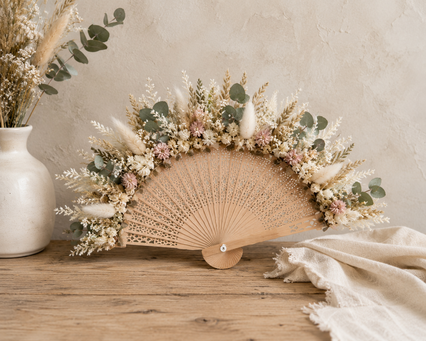 Éventail Demi-Lune Bohème – Fleurs Séchées Sur Mesure