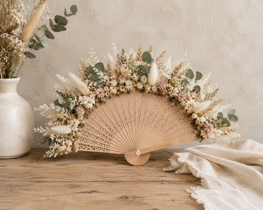 Éventail Demi-Lune Bohème – Fleurs Séchées Sur Mesure
